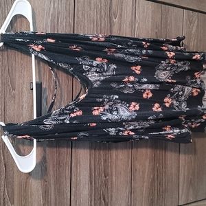 Torrid size 0 blouse with peak a boo sleeve